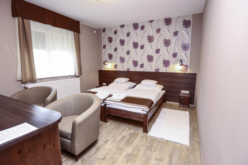 Gránátalma Vendégház Fehérvárcsurgó Habitación foto